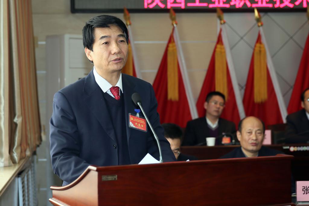 学院党委书记崔岩发表讲话