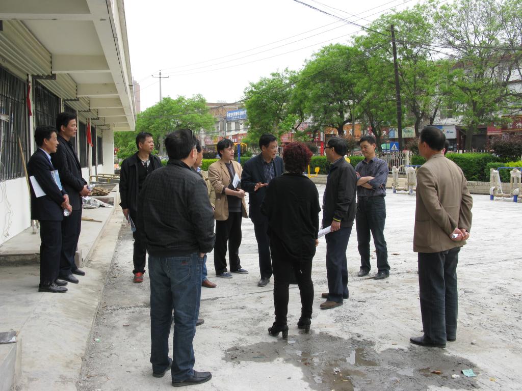 督察教职工活动中心健身广场