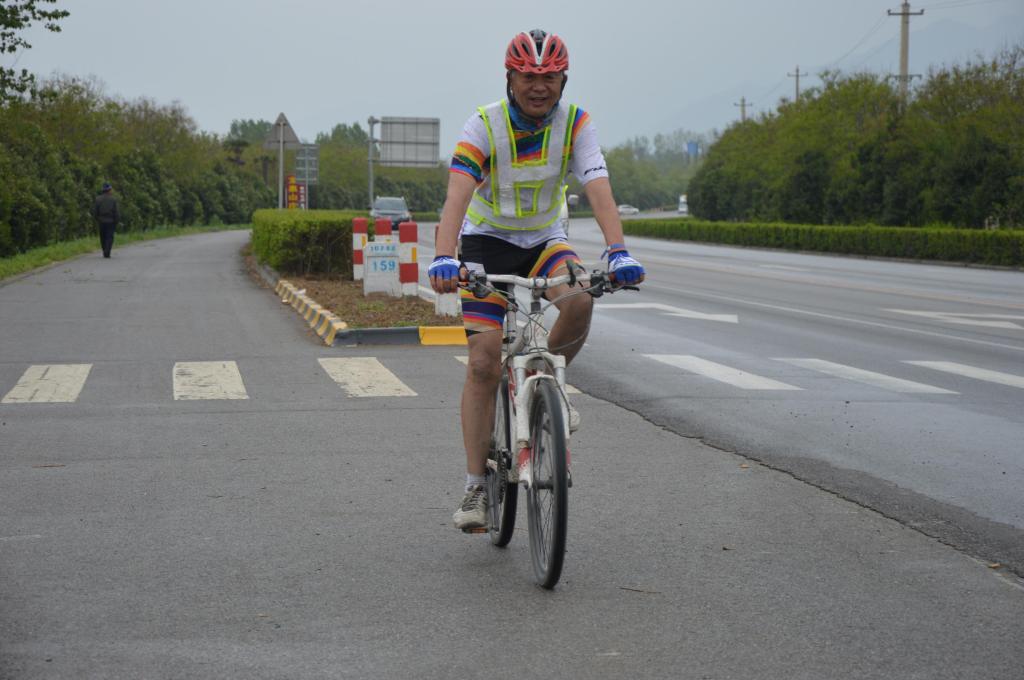 张伯民——在205Km路上